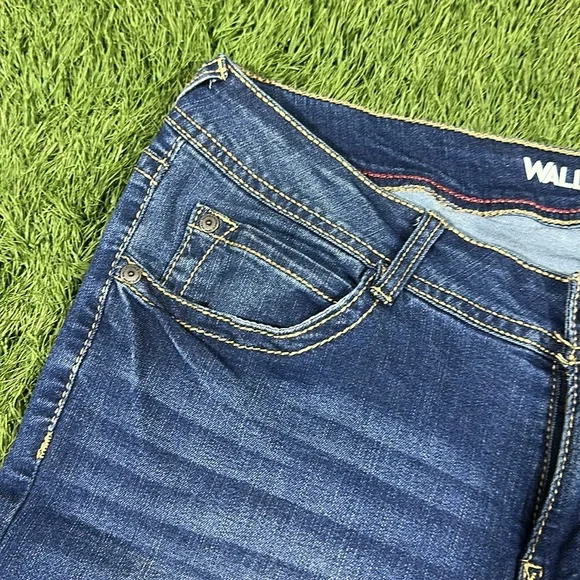 Wallflower Women's The Fiesty Curvy Low Rise Fit Jeans Size 13 - Picture 4 of 10